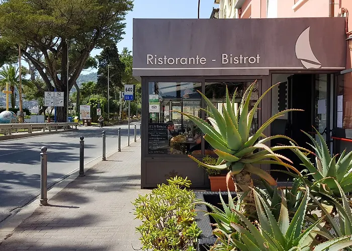 Vela Bianca H & R * Diano Marina