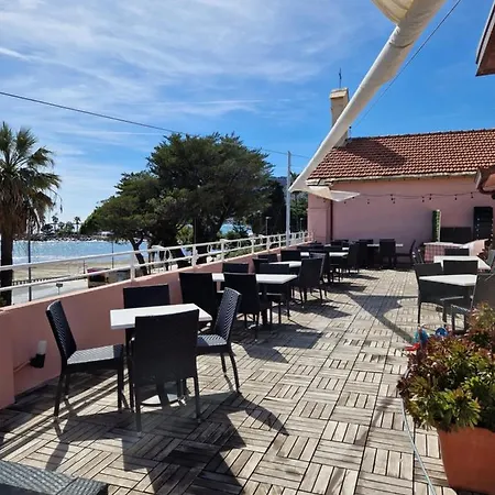 Vela Bianca H & R * 迪亚诺马里纳