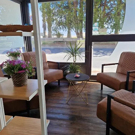 Vela Bianca H & R 酒店 *