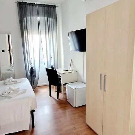 Vela Bianca H & R 酒店 迪亚诺马里纳