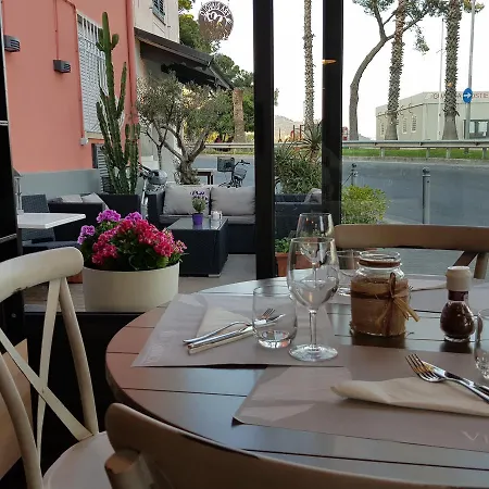 Vela Bianca H & R Ντιάνο Μαρίνα